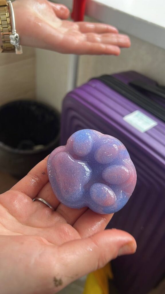 Готова яскрава таболапка після майстер-класу «Творчої Мозаїки»