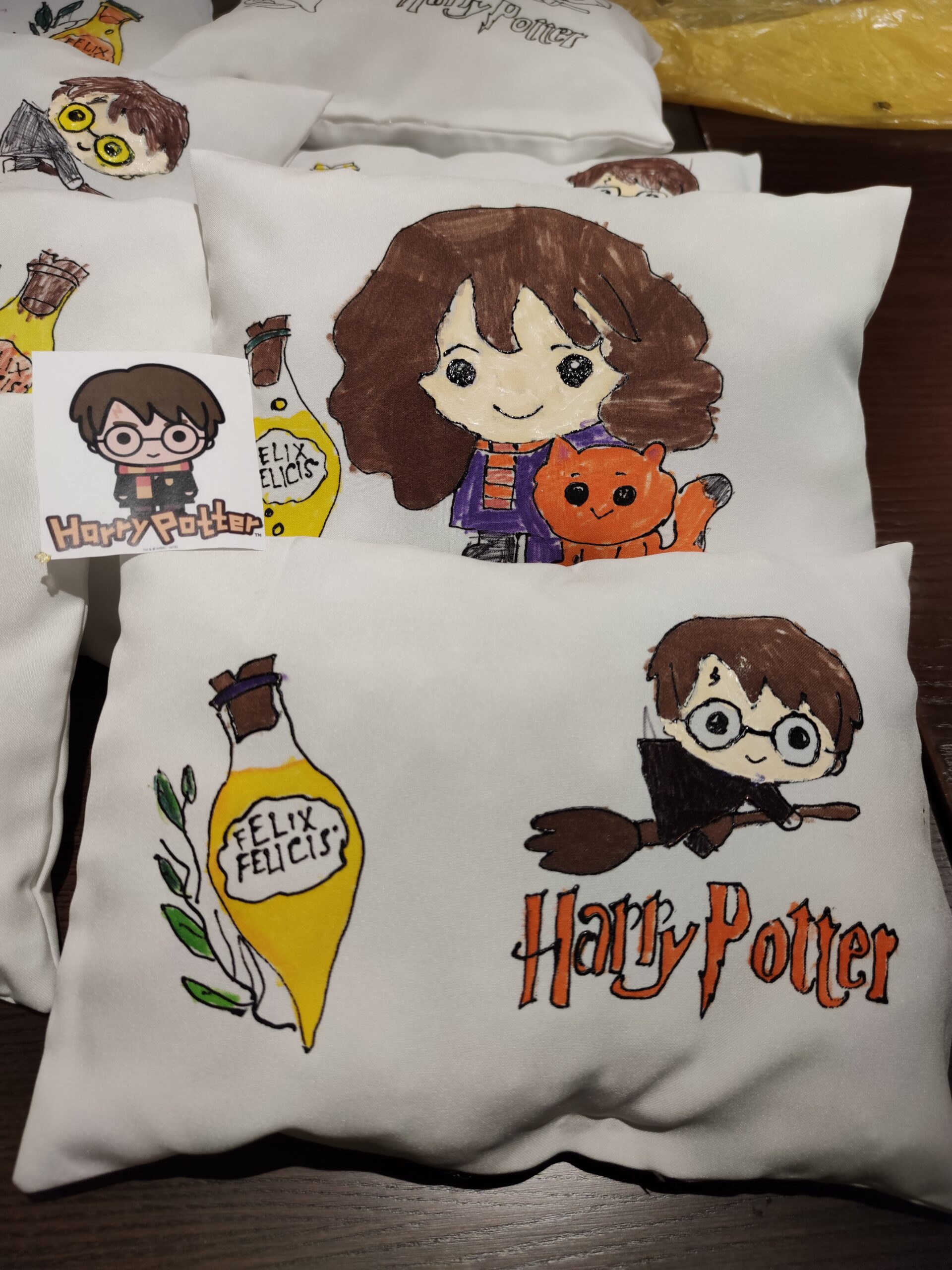 Розпис подушок