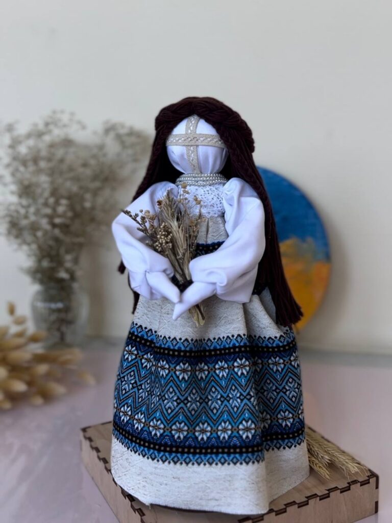 Лялька мотанка в професійному виконанні