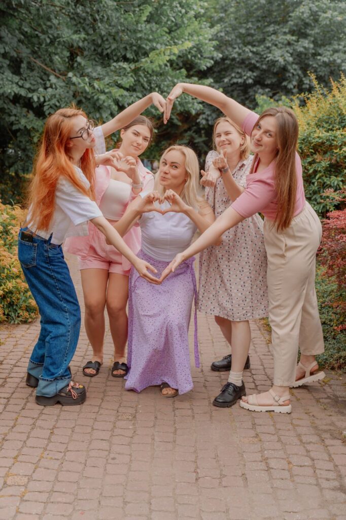 на зображені - дружня команда Творчої мозаїки