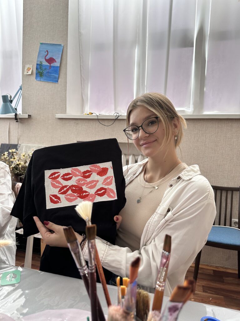 ідея подарунку на 14 лютого, день закоханих, парний майстер-клас, творчість для дорослих, кастомізація одягу