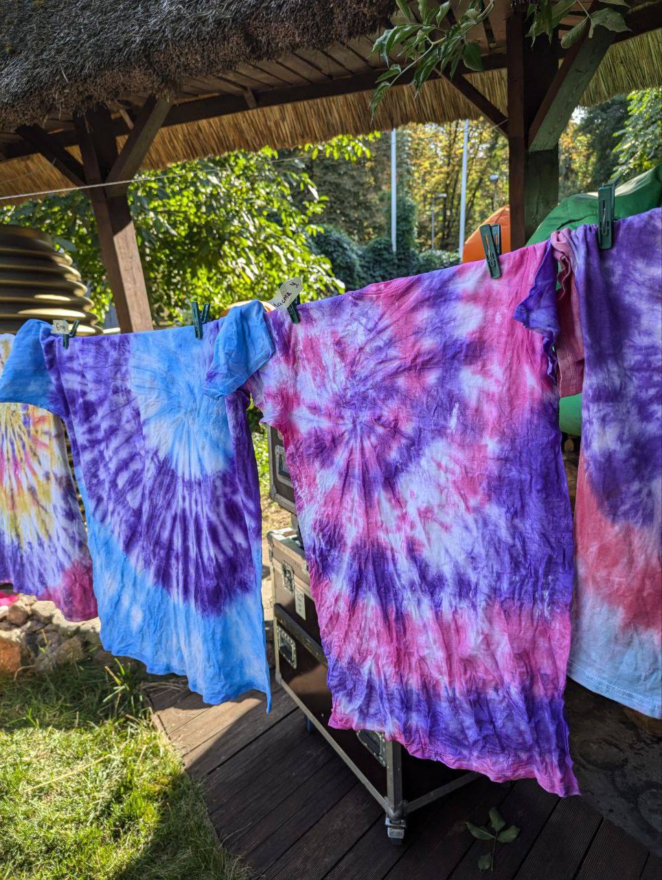 Тай дай футболки після майстер-класу від Творчої мозаїки